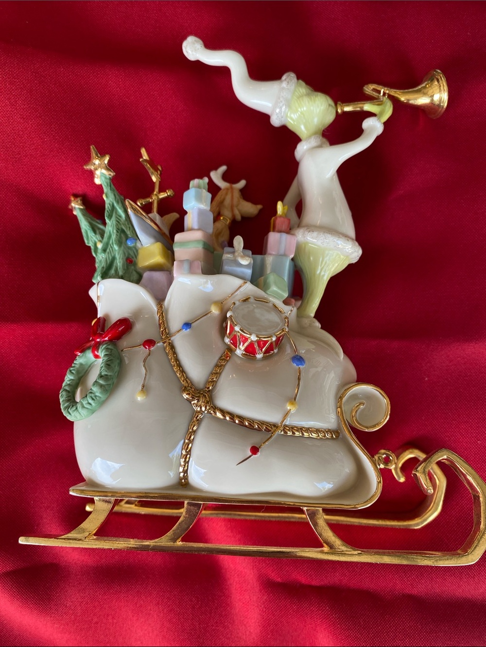 LENOX Dr. Seuss “Return to Whoville” Grinch and Sleigh Figurine. - Picture 3 of 7